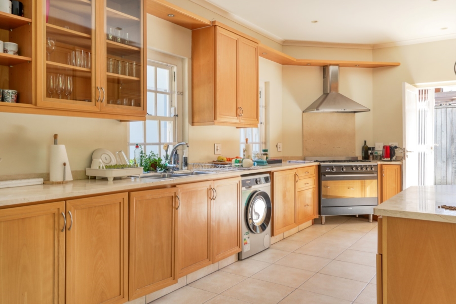 4 Bedroom Property for Sale in Constantia Western Cape